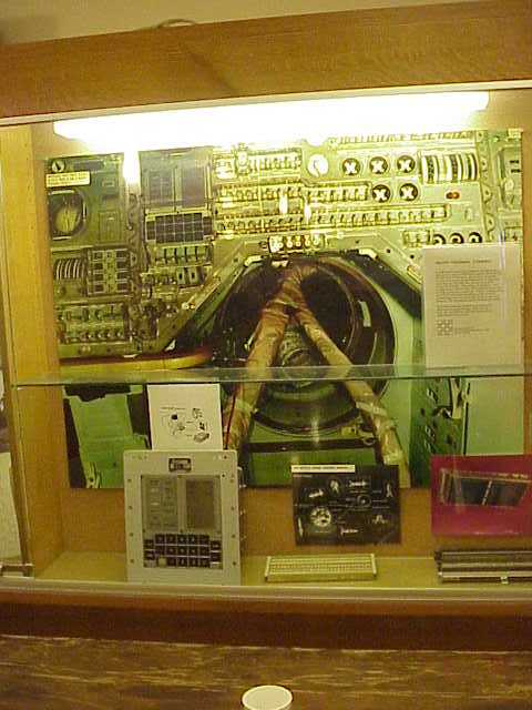 Ordinateur de vol de l'Apollo